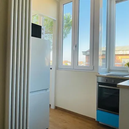 B33 A Natural Tilt For Beauty