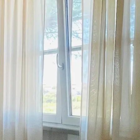 B33 A Natural Tilt For Beauty Apartamento Pisa